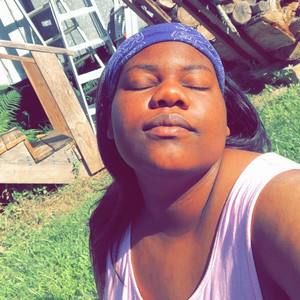 Meet your Posher, Antonia